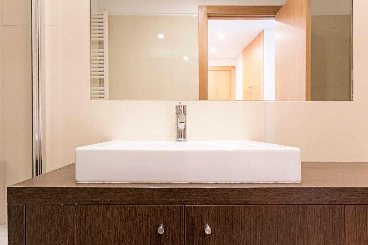 2Br Flat By Metro W/ Free Parking By Lovelystay Vila Nova de Gaia Exterior photo