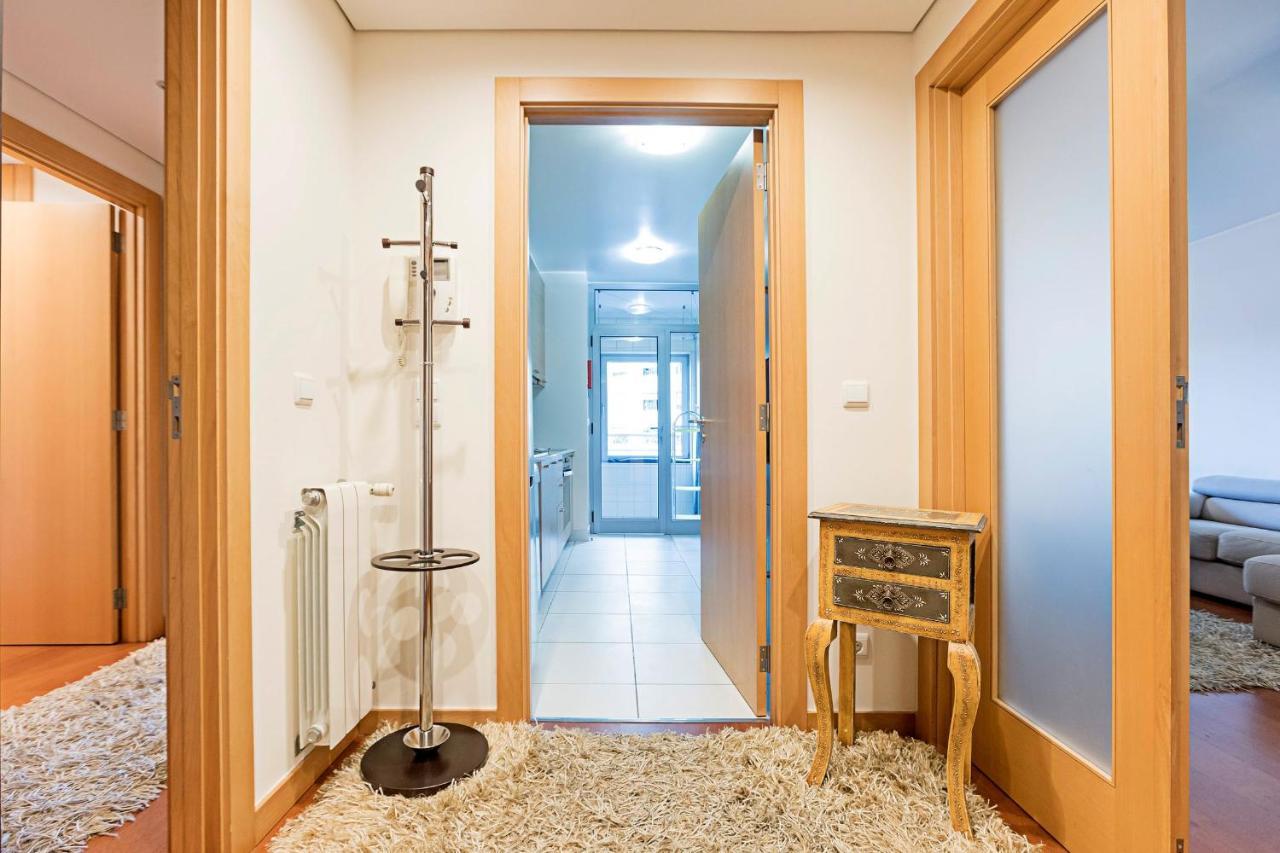 2Br Flat By Metro W/ Free Parking By Lovelystay Vila Nova de Gaia Exterior photo